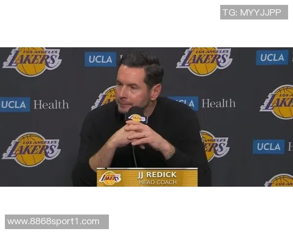 雷迪克透露詹姆斯本周积极参与个人训练提升状态